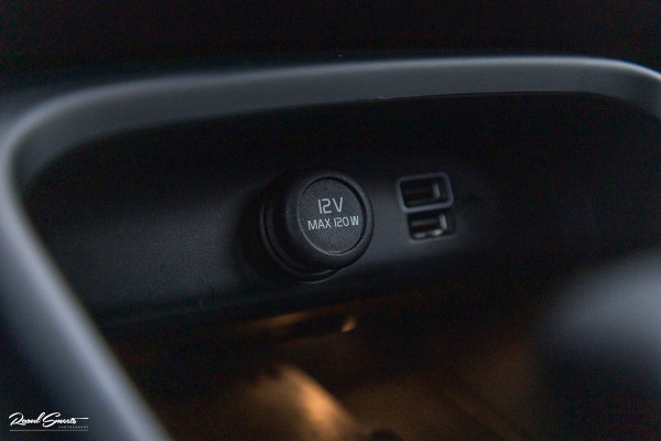 Volvo XC40 1.5 T4 Plug-in hybrid Plus Dark | Adaptieve cruise | Memory | Blis | Harman Kardon |