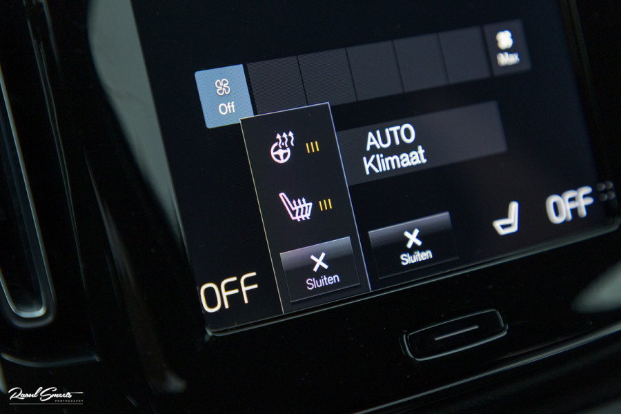 Volvo XC40 1.5 T4 Plug-in hybrid Plus Dark | Adaptieve cruise | Memory | Blis | Harman Kardon |