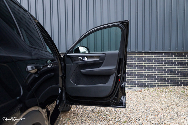 Volvo XC40 1.5 T4 Plug-in hybrid Plus Dark | Adaptieve cruise | Memory | Blis | Harman Kardon |
