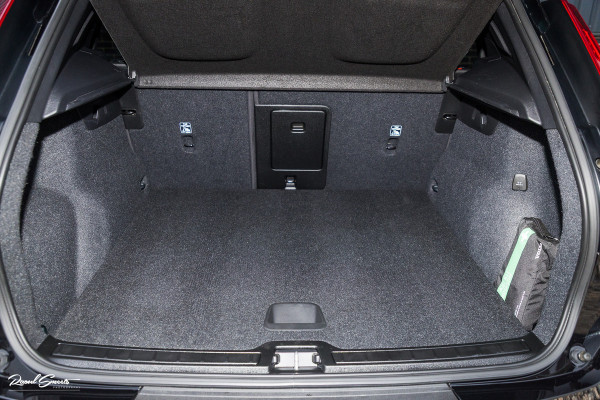 Volvo XC40 1.5 T4 Plug-in hybrid Plus Dark | Adaptieve cruise | Memory | Blis | Harman Kardon |