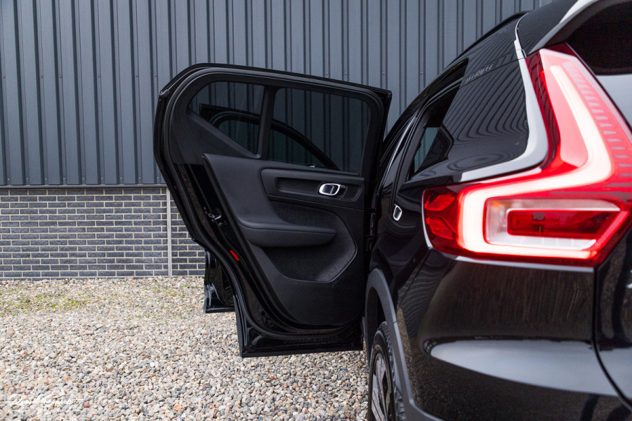 Volvo XC40 1.5 T4 Plug-in hybrid Plus Dark | Adaptieve cruise | Memory | Blis | Harman Kardon |