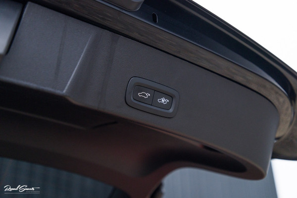 Volvo XC40 1.5 T4 Plug-in hybrid Plus Dark | Adaptieve cruise | Memory | Blis | Harman Kardon |