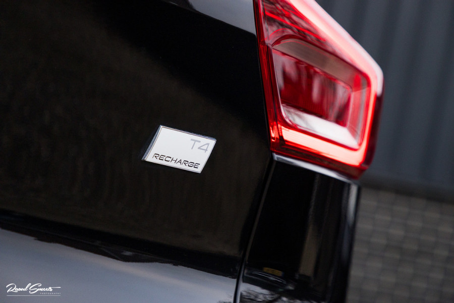 Volvo XC40 1.5 T4 Plug-in hybrid Plus Dark | Adaptieve cruise | Memory | Blis | Harman Kardon |