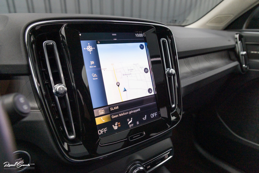 Volvo XC40 1.5 T5 Plug-in hybrid Ultimate Dark | Panorama dak | Zwenkbare trekhaak | Adaptieve cruise | Blis | Memory |