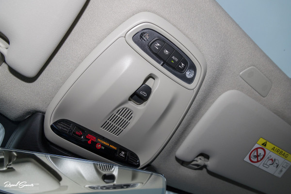 Volvo XC40 1.5 T5 Plug-in hybrid Ultimate Dark | Panorama dak | Zwenkbare trekhaak | Adaptieve cruise | Blis | Memory |