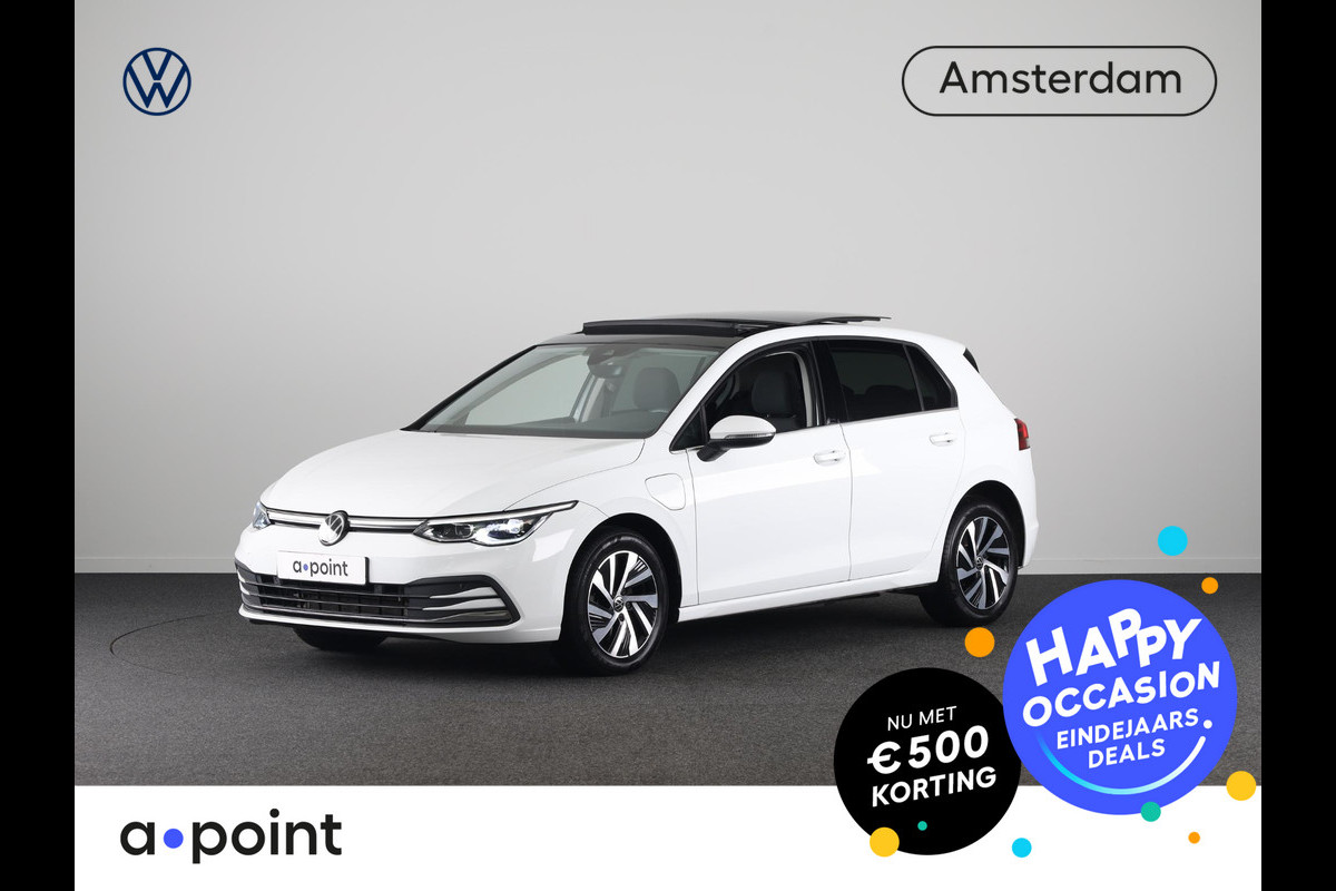 Volkswagen Golf 1.4 eHybrid Style 204 pk Automaat (DSG) | Navigatie | Panoramadak | Parkeersensoren | Adaptieve cruise control | Stoelverwarming |