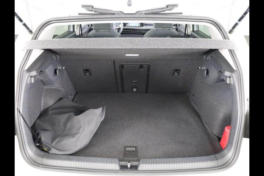 Volkswagen Golf 1.4 eHybrid Style 204 pk Automaat (DSG) | Navigatie | Panoramadak | Parkeersensoren | Adaptieve cruise control | Stoelverwarming |