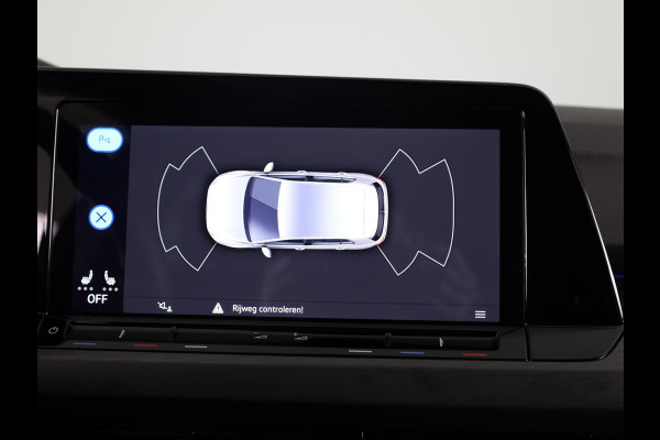 Volkswagen Golf 1.4 eHybrid Style 204 pk Automaat (DSG) | Navigatie | Panoramadak | Parkeersensoren | Adaptieve cruise control | Stoelverwarming |