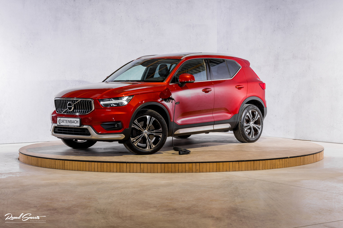 Volvo XC40 1.5 T5 Recharge Inscription | Adaptieve cruise | Zwenkbare trekhaak | Memory | Panorama dak |