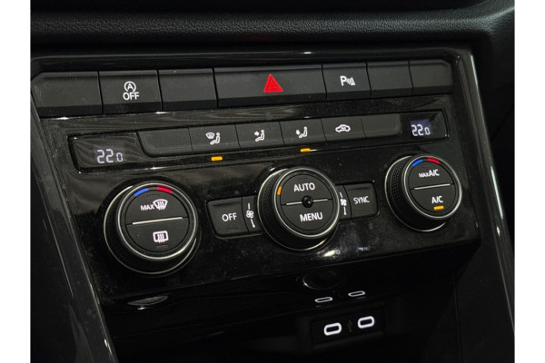 Volkswagen T-Roc 1.5 TSI Sport - Automaat - Pano/Schuifdak - Navi - Climate - Org.NL