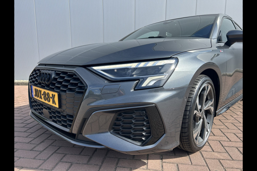 Audi A3 Sportback 35TFSI 150pk S-tronic | S-edition | Pano dak