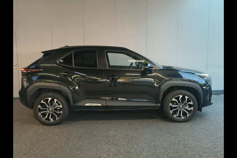 Toyota Yaris Cross 1.5 Hybrid 115 Dynamic Automaat uit 2025 Rijklaar + Fabrieksgarantie tot 2030 Henk Jongen Auto's in Helmond,  al 50 jaar service zoals 't hoort!