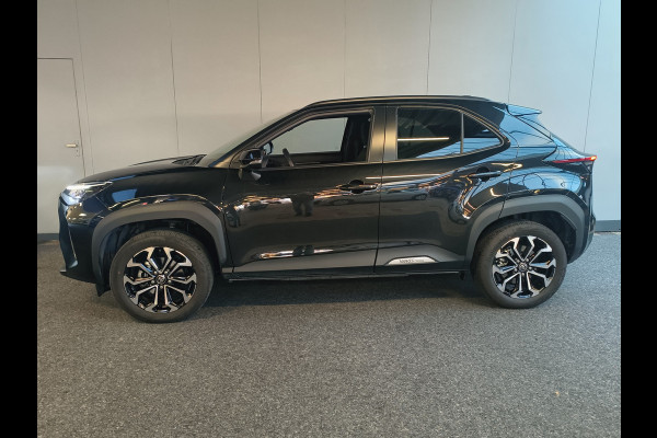 Toyota Yaris Cross 1.5 Hybrid 115 Dynamic Automaat uit 2025 Rijklaar + Fabrieksgarantie tot 2030 Henk Jongen Auto's in Helmond,  al 50 jaar service zoals 't hoort!