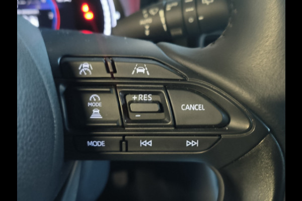 Toyota Yaris Cross 1.5 Hybrid 115 Dynamic Automaat uit 2025 Rijklaar + Fabrieksgarantie tot 2030 Henk Jongen Auto's in Helmond,  al 50 jaar service zoals 't hoort!