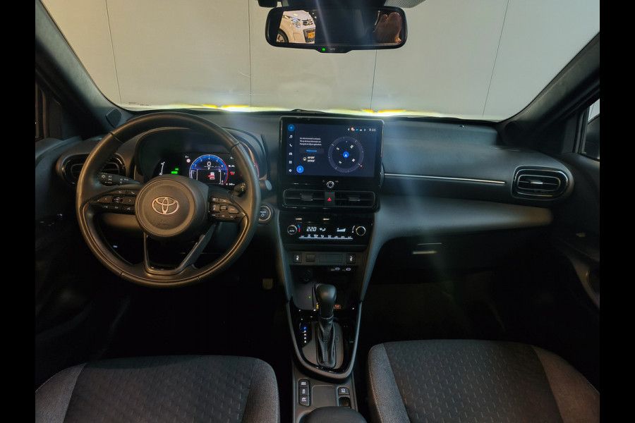 Toyota Yaris Cross 1.5 Hybrid 115 Dynamic Automaat uit 2025 Rijklaar + Fabrieksgarantie tot 2030 Henk Jongen Auto's in Helmond,  al 50 jaar service zoals 't hoort!
