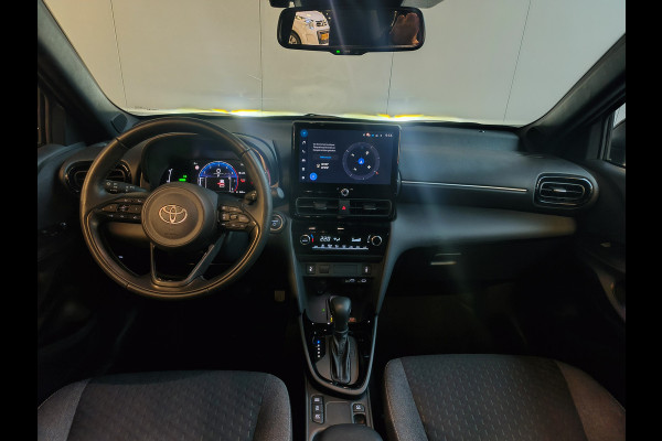 Toyota Yaris Cross 1.5 Hybrid 115 Dynamic Automaat uit 2025 Rijklaar + Fabrieksgarantie tot 2030 Henk Jongen Auto's in Helmond,  al 50 jaar service zoals 't hoort!