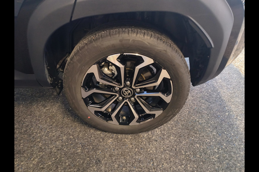 Toyota Yaris Cross 1.5 Hybrid 115 Dynamic Automaat uit 2025 Rijklaar + Fabrieksgarantie tot 2030 Henk Jongen Auto's in Helmond,  al 50 jaar service zoals 't hoort!
