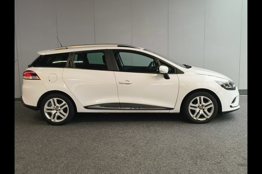 Renault Clio Estate 0.9 TCe Zen Rijklaar + 12 maanden Bovag-garantie Henk Jongen Auto's in Helmond,  al 50 jaar service zoals 't hoort!