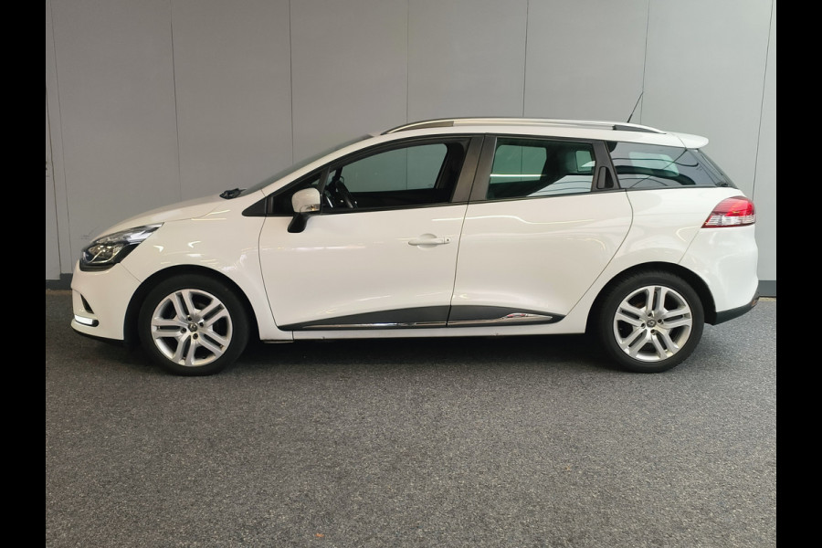 Renault Clio Estate 0.9 TCe Zen Rijklaar + 12 maanden Bovag-garantie Henk Jongen Auto's in Helmond,  al 50 jaar service zoals 't hoort!