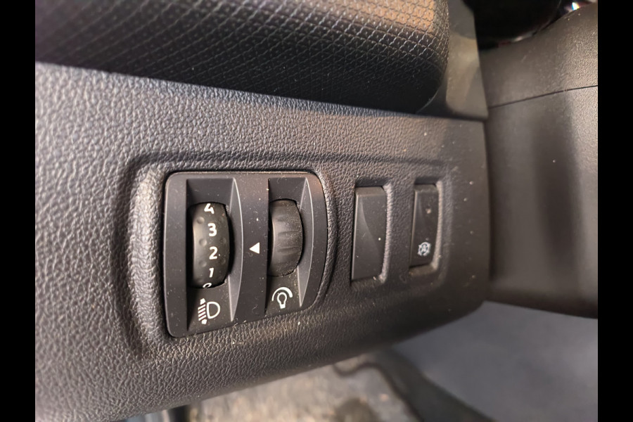 Renault Clio Estate 0.9 TCe Zen Rijklaar + 12 maanden Bovag-garantie Henk Jongen Auto's in Helmond,  al 50 jaar service zoals 't hoort!