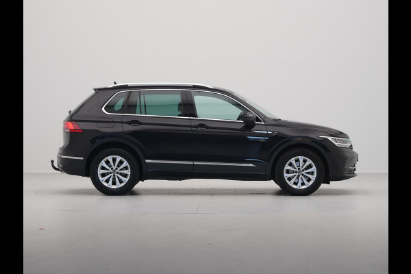 Volkswagen Tiguan 1.5 TSI 130pk Life Trekhaak Navigatie Carplay Acc Pdc Clima 54