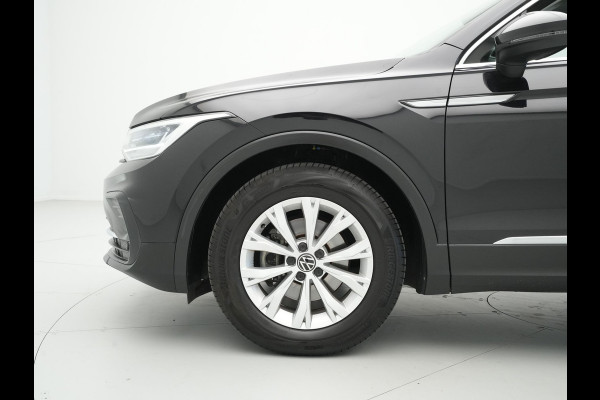 Volkswagen Tiguan 1.5 TSI 130pk Life Trekhaak Navigatie Carplay Acc Pdc Clima 54