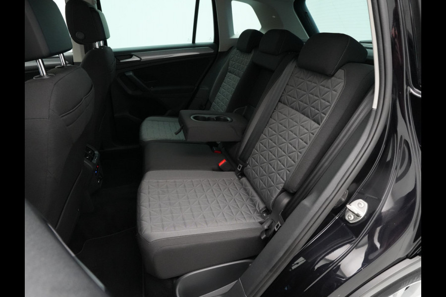Volkswagen Tiguan 1.5 TSI 130pk Life Trekhaak Navigatie Carplay Acc Pdc Clima 54
