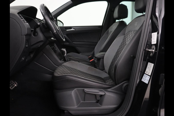 Volkswagen Tiguan 1.4 TSI eHybrid R-Line | Panoramadak | Keyless | Camera | Adaptive cruise control | Carplay | Privacy glass