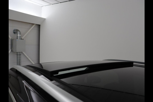 Volkswagen Tiguan 1.4 TSI eHybrid R-Line | Panoramadak | Keyless | Camera | Adaptive cruise control | Carplay | Privacy glass