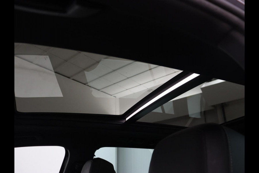 Volkswagen Tiguan 1.4 TSI eHybrid R-Line | Panoramadak | Keyless | Camera | Adaptive cruise control | Carplay | Privacy glass