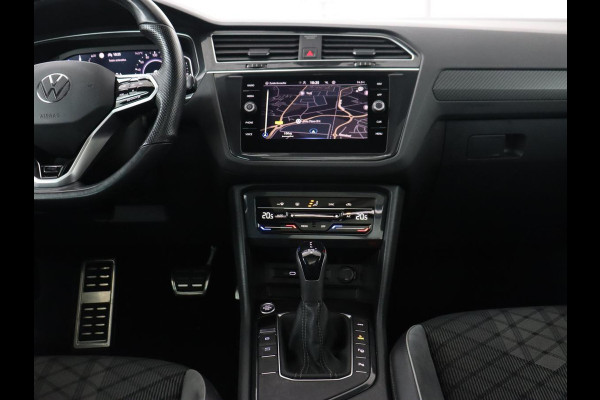 Volkswagen Tiguan 1.4 TSI eHybrid R-Line | Panoramadak | Keyless | Camera | Adaptive cruise control | Carplay | Privacy glass
