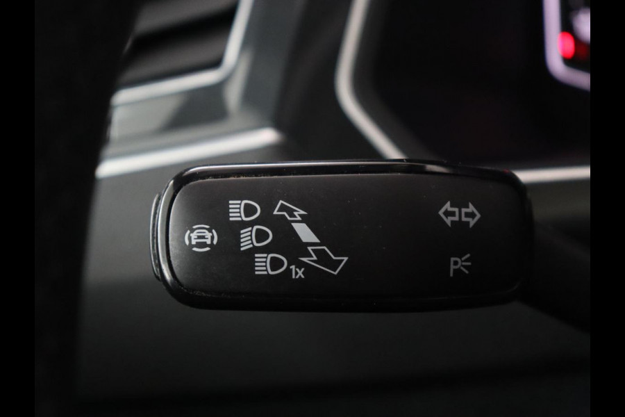 Volkswagen Tiguan 1.4 TSI eHybrid R-Line | Panoramadak | Keyless | Camera | Adaptive cruise control | Carplay | Privacy glass