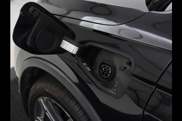 Volkswagen Tiguan 1.4 TSI eHybrid R-Line | Panoramadak | Keyless | Camera | Adaptive cruise control | Carplay | Privacy glass