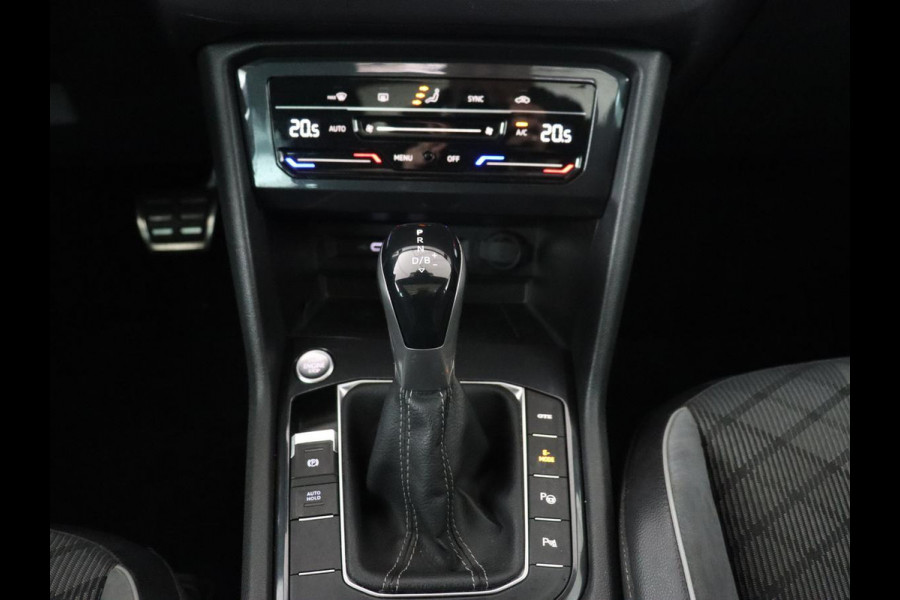 Volkswagen Tiguan 1.4 TSI eHybrid R-Line | Panoramadak | Keyless | Camera | Adaptive cruise control | Carplay | Privacy glass