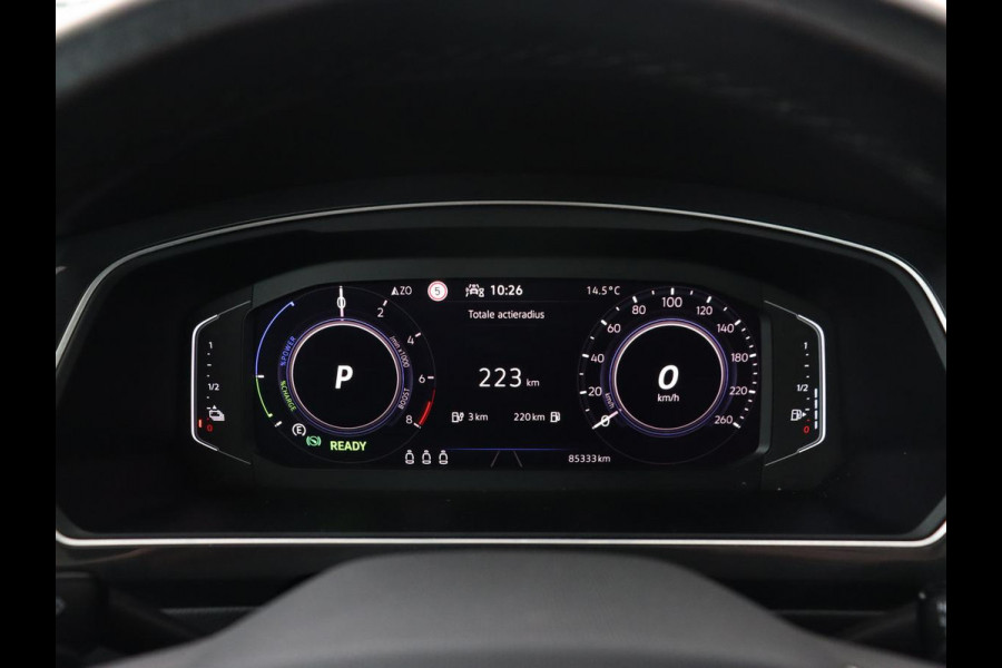 Volkswagen Tiguan 1.4 TSI eHybrid R-Line | Panoramadak | Keyless | Camera | Adaptive cruise control | Carplay | Privacy glass