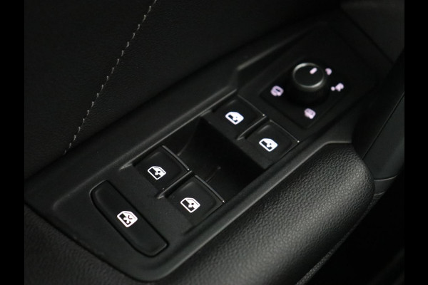 Volkswagen Tiguan 1.4 TSI eHybrid R-Line | Panoramadak | Keyless | Camera | Adaptive cruise control | Carplay | Privacy glass