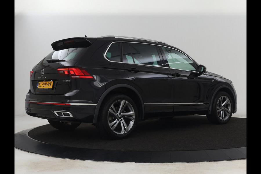 Volkswagen Tiguan 1.4 TSI eHybrid R-Line | Panoramadak | Keyless | Camera | Adaptive cruise control | Carplay | Privacy glass
