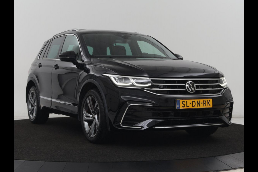 Volkswagen Tiguan 1.4 TSI eHybrid R-Line | Panoramadak | Keyless | Camera | Adaptive cruise control | Carplay | Privacy glass