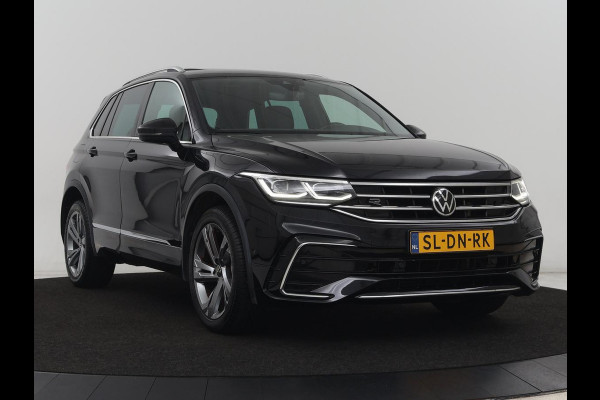 Volkswagen Tiguan 1.4 TSI eHybrid R-Line | Panoramadak | Keyless | Camera | Adaptive cruise control | Carplay | Privacy glass