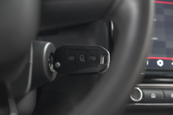 Citroën C3 Aircross PureTech 130 EAT6 Shine | Allseason Banden | Camera | Head-Up Display | Navigatie