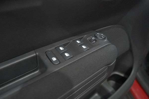 Citroën C3 Aircross PureTech 130 EAT6 Shine | Allseason Banden | Camera | Head-Up Display | Navigatie