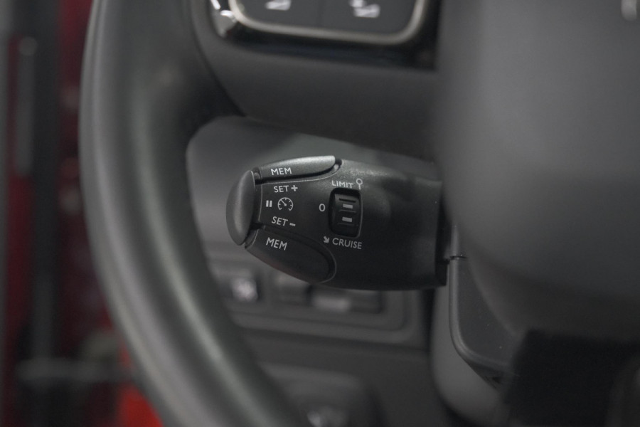 Citroën C3 Aircross PureTech 130 EAT6 Shine | Allseason Banden | Camera | Head-Up Display | Navigatie