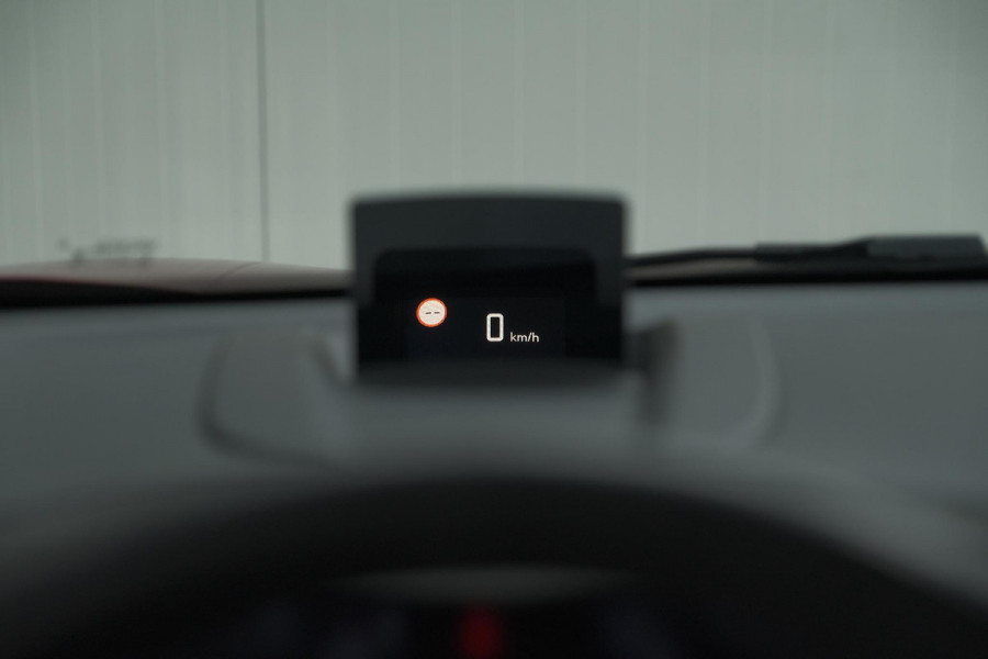 Citroën C3 Aircross PureTech 130 EAT6 Shine | Allseason Banden | Camera | Head-Up Display | Navigatie