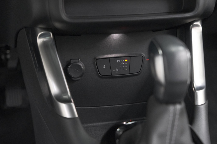 Citroën C3 Aircross PureTech 130 EAT6 Shine | Allseason Banden | Camera | Head-Up Display | Navigatie