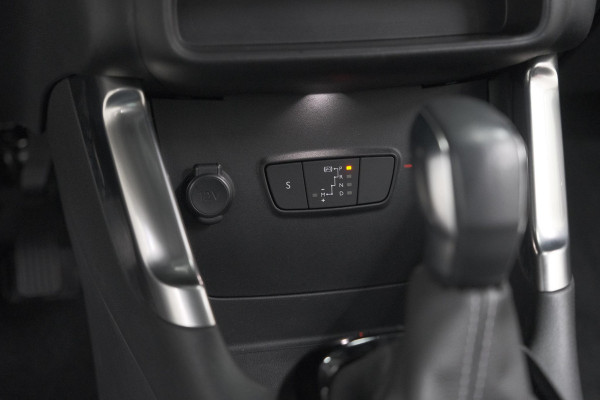 Citroën C3 Aircross PureTech 130 EAT6 Shine | Allseason Banden | Camera | Head-Up Display | Navigatie