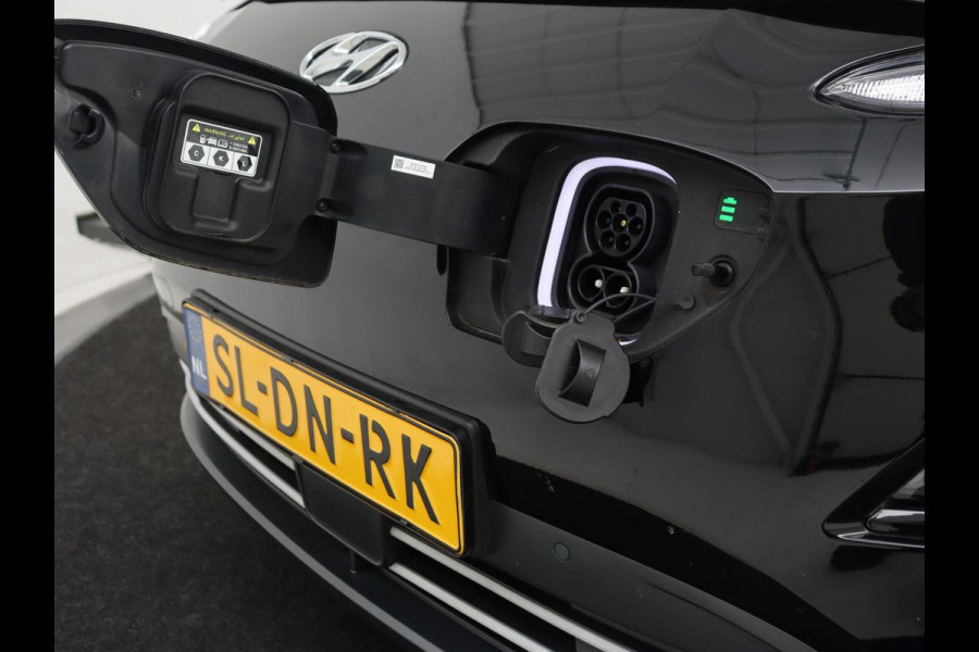 Hyundai Kona EV Business 64 kWh | 3-Fase | Stoelverwarming | Climate control | Adaptive cruise control | Camera | HUD