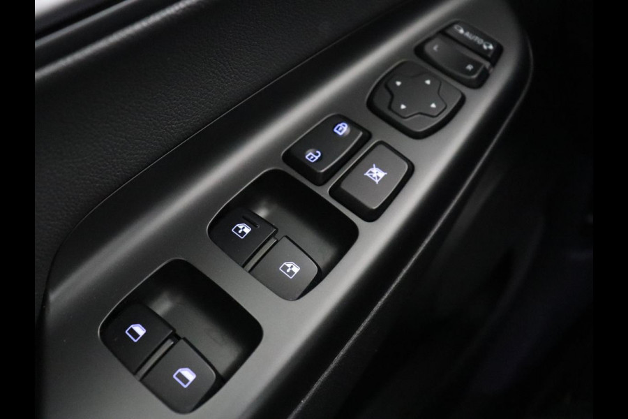 Hyundai Kona EV Business 64 kWh | 3-Fase | Stoelverwarming | Climate control | Adaptive cruise control | Camera | HUD