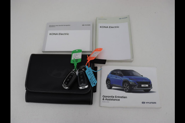 Hyundai Kona EV Business 64 kWh | 3-Fase | Stoelverwarming | Climate control | Adaptive cruise control | Camera | HUD
