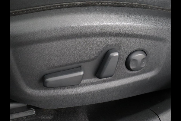 Hyundai Kona EV Business 64 kWh | 3-Fase | Stoelverwarming | Climate control | Adaptive cruise control | Camera | HUD