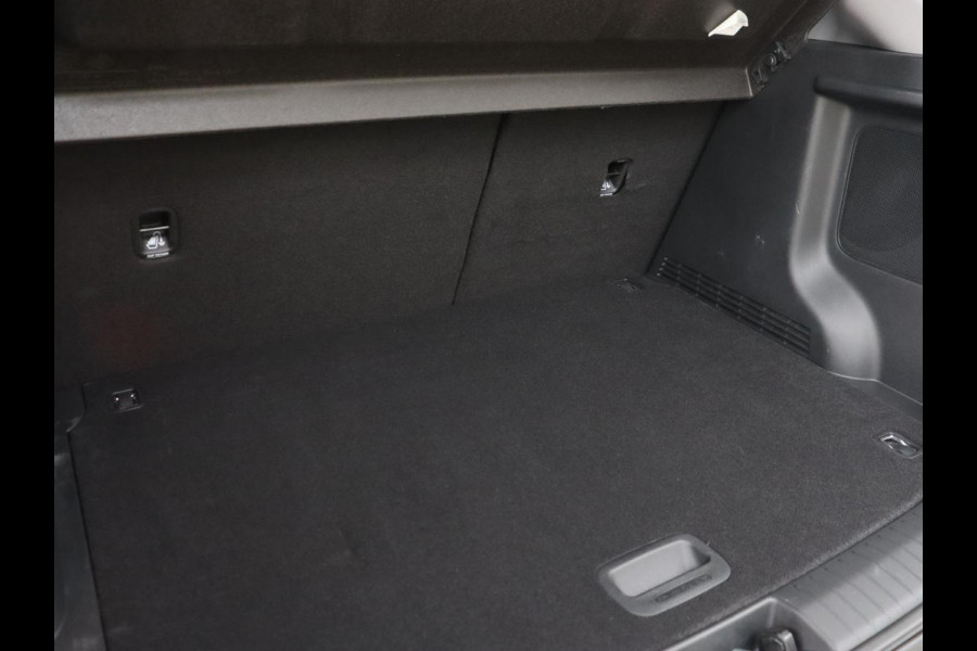 Hyundai Kona EV Business 64 kWh | 3-Fase | Stoelverwarming | Climate control | Adaptive cruise control | Camera | HUD